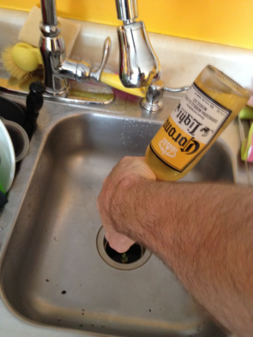Press your thumb in the opening and hold upside down for 3-5 seconds. Release SLOWLY it will be pressurized.