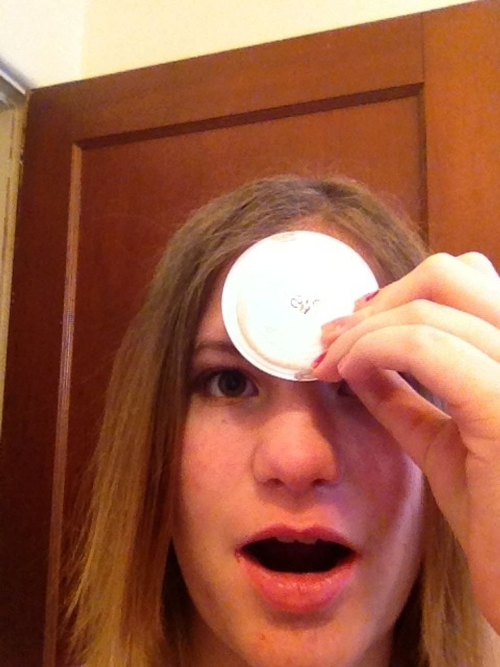 Pressed powder\ud83d\ude31 (ELF Clarifying Pressed Powder in Ivory)