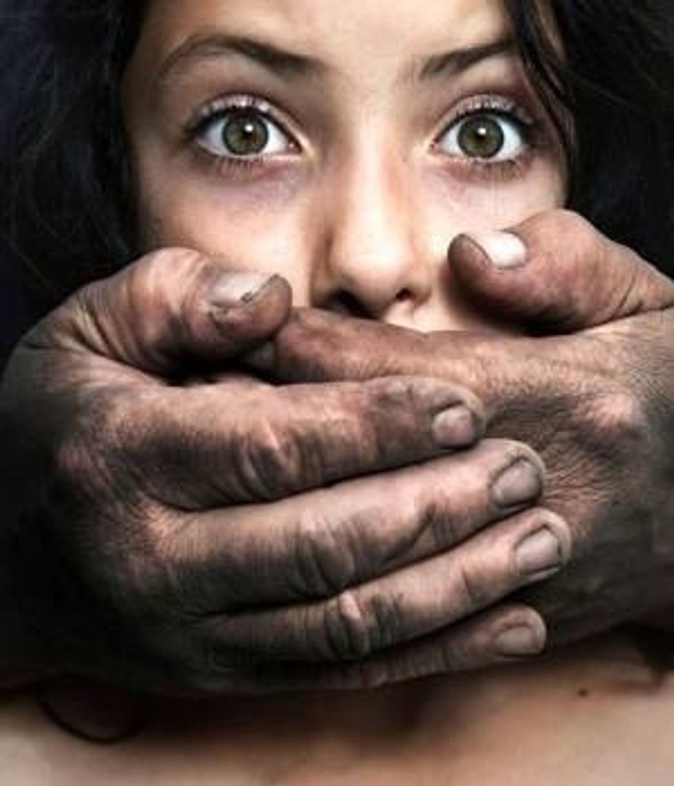 Promueve la informaci\u00f3n que encontraste acerca de los testimonios de las dem\u00e1s personas a las que investigaste para que la gente tenga m\u00e1s confianza en si mismos y hablen.