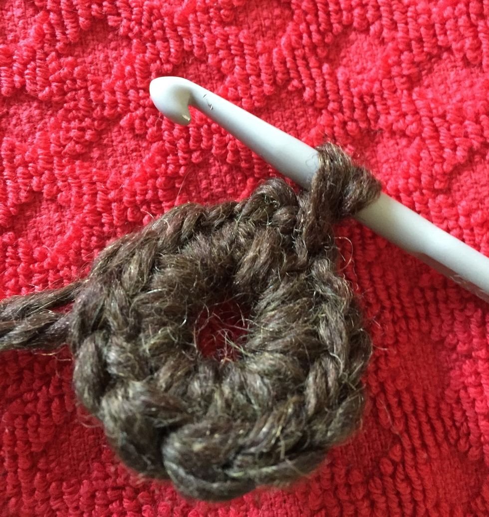 Pula the yarn throught the stitch