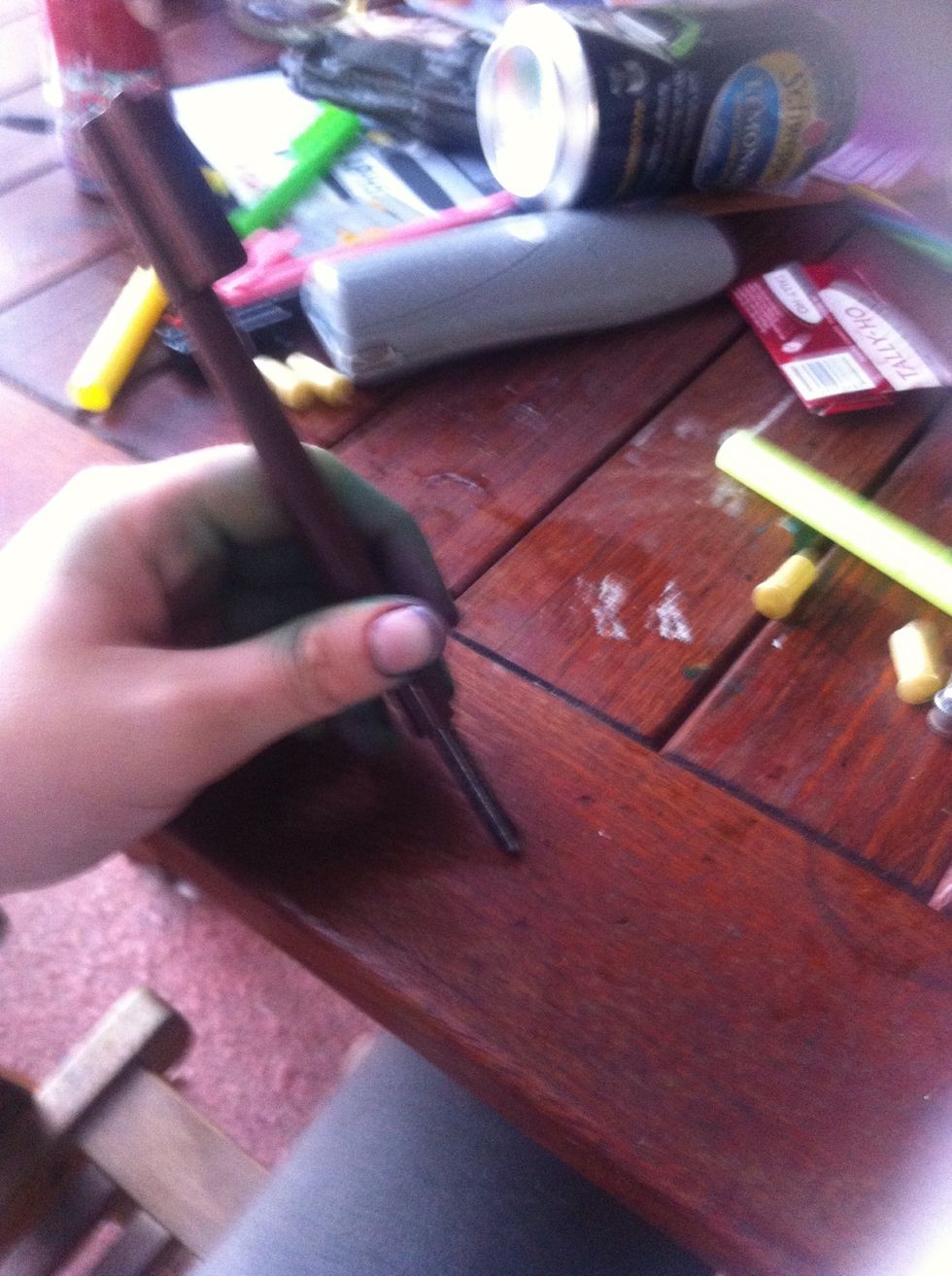 Pull off the gold bit of pen so yu just have the ink ( you can also use any ink tht yu have avialable