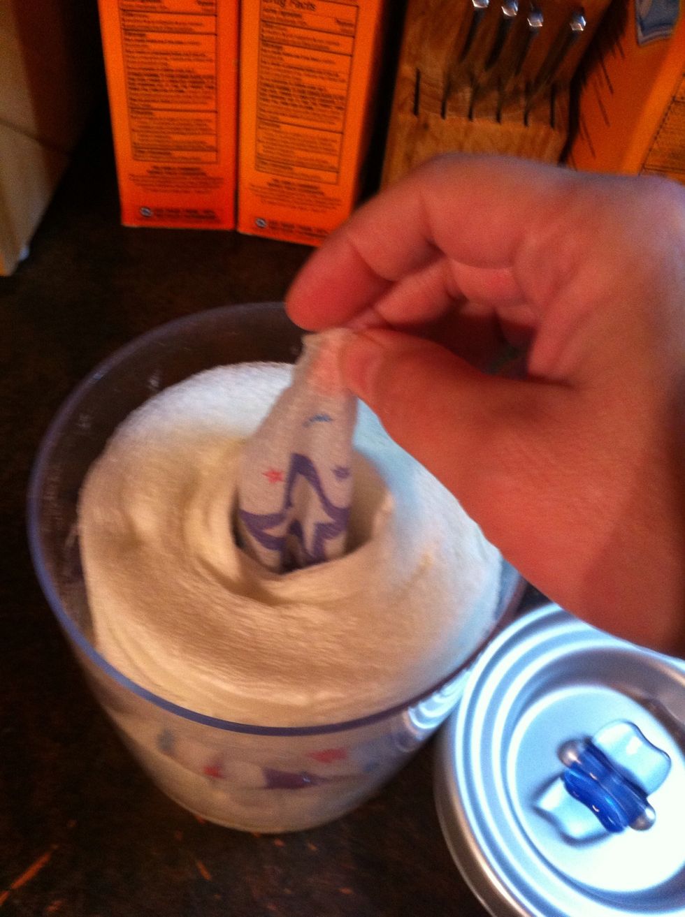 Pull out middle wipe. Ready to clean!