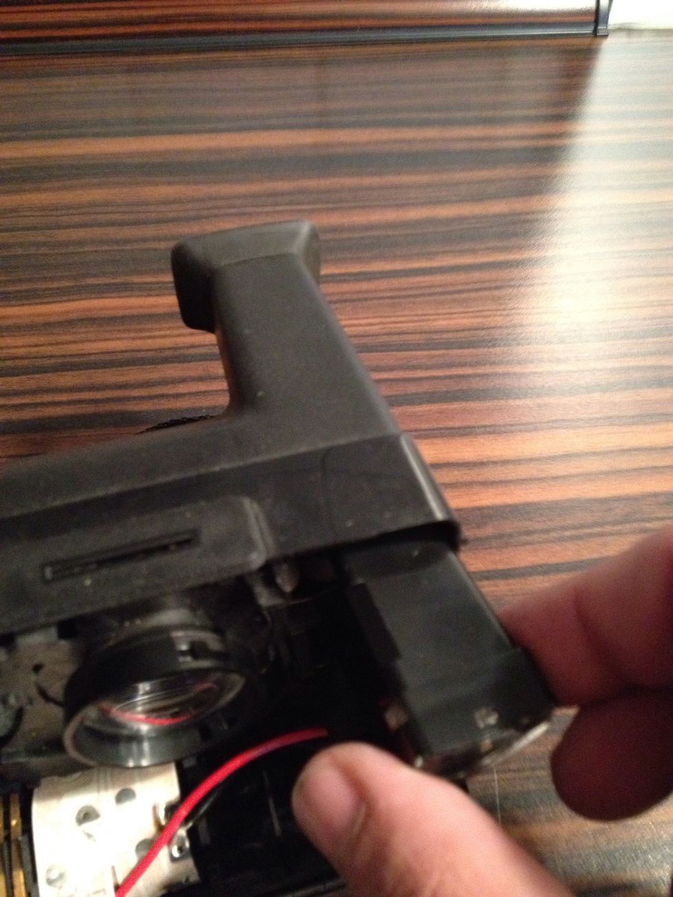 Pull out the viewfinder