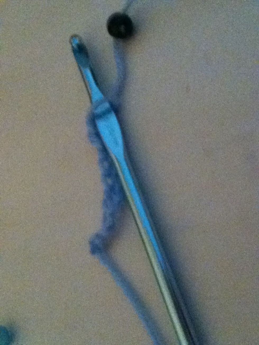 Pull the bead close to the hook