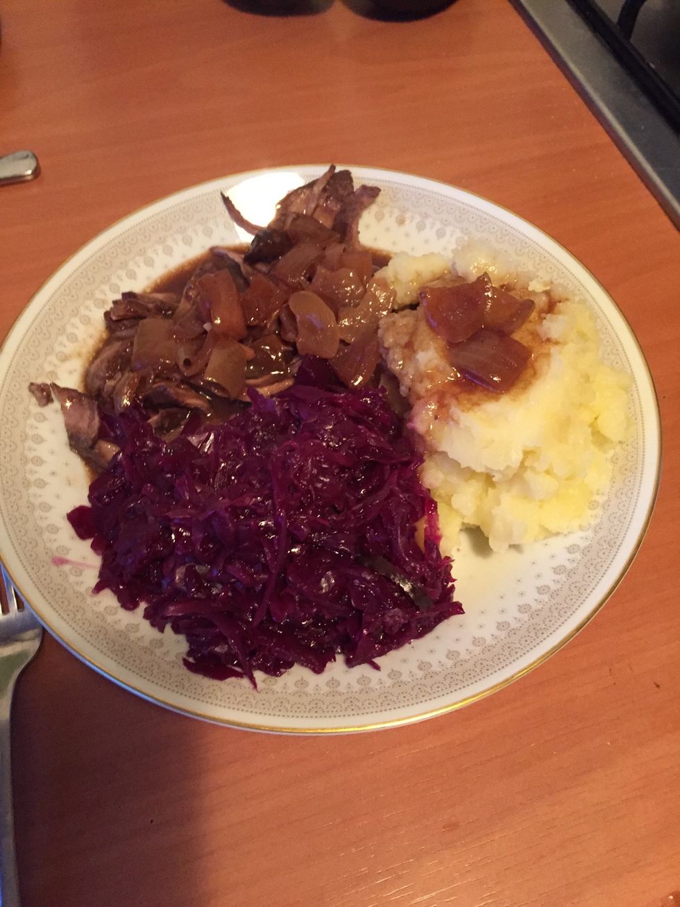 Pull the beef, mash the potatoes and warm the red cabbage and add the gravy.