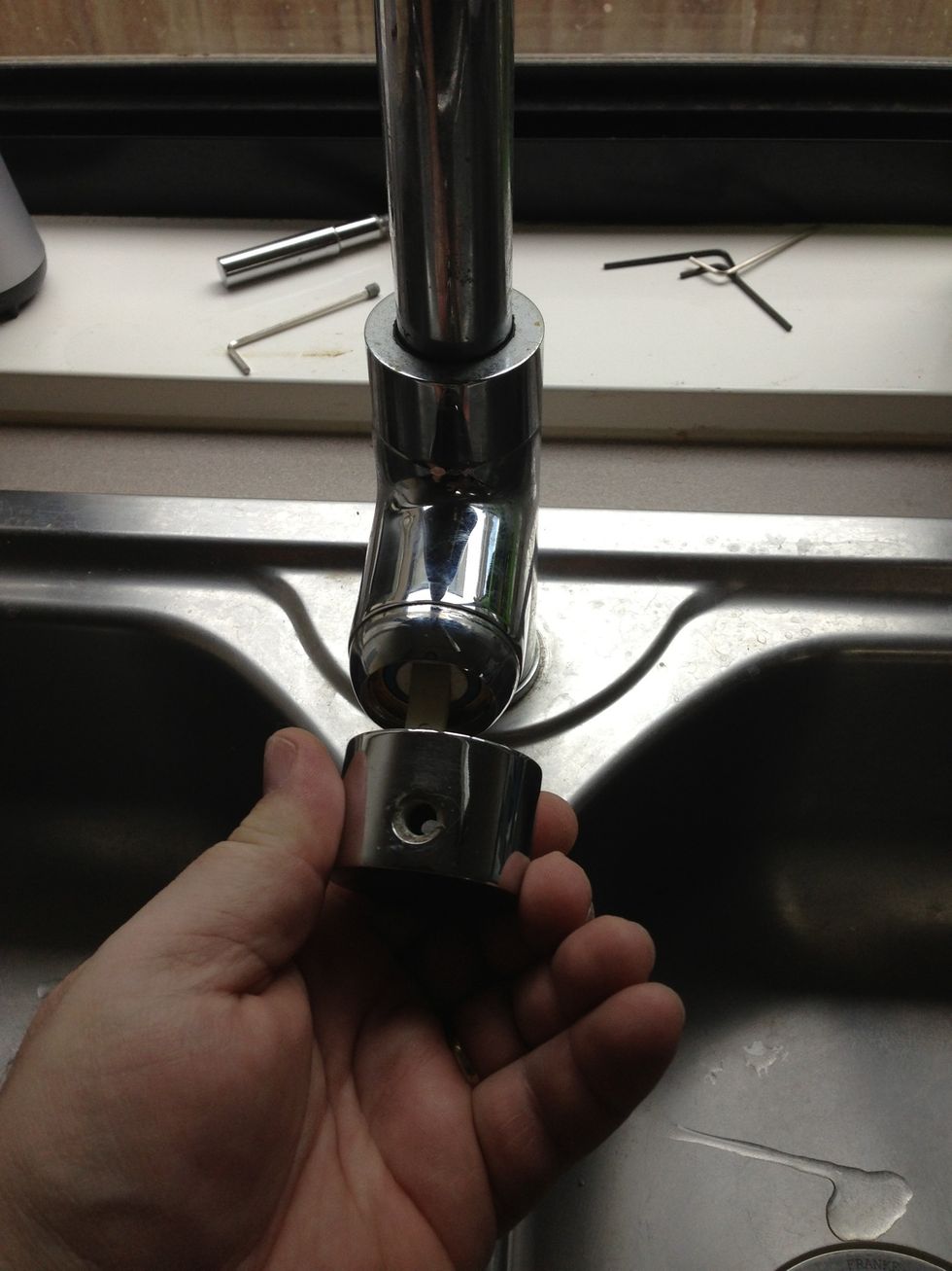 How to fix a leaking flick mixer tap 💧 - B+C Guides