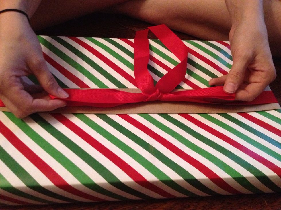 Pull the loops tight.