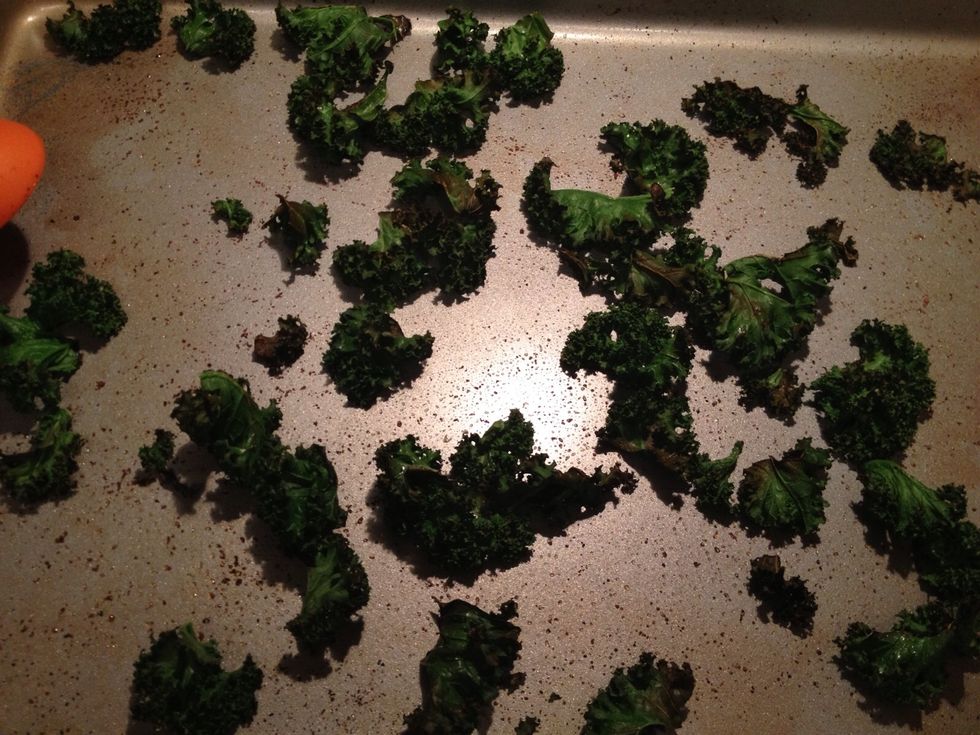 Pull your Kale out of the oven, let sit for a bit to cool and enjoy!