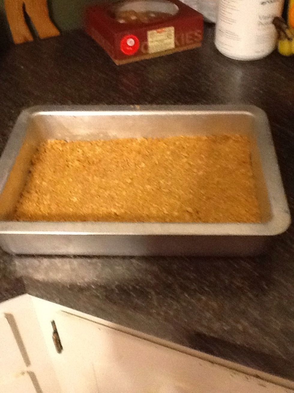 Push down the graham crackers till flat.