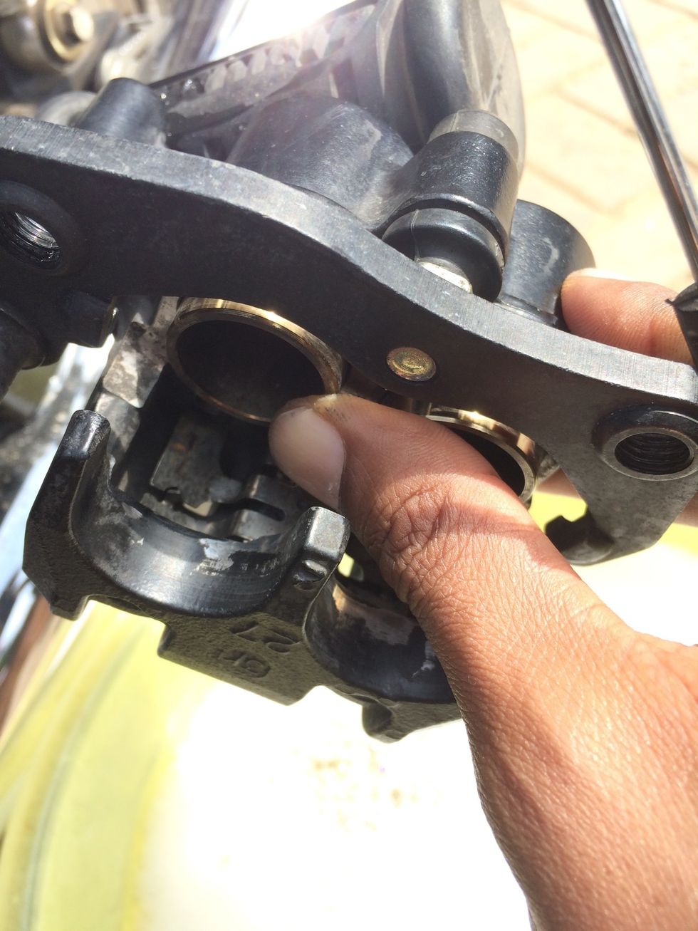 How to change rear brake pads on triumph bonneville B+C Guides