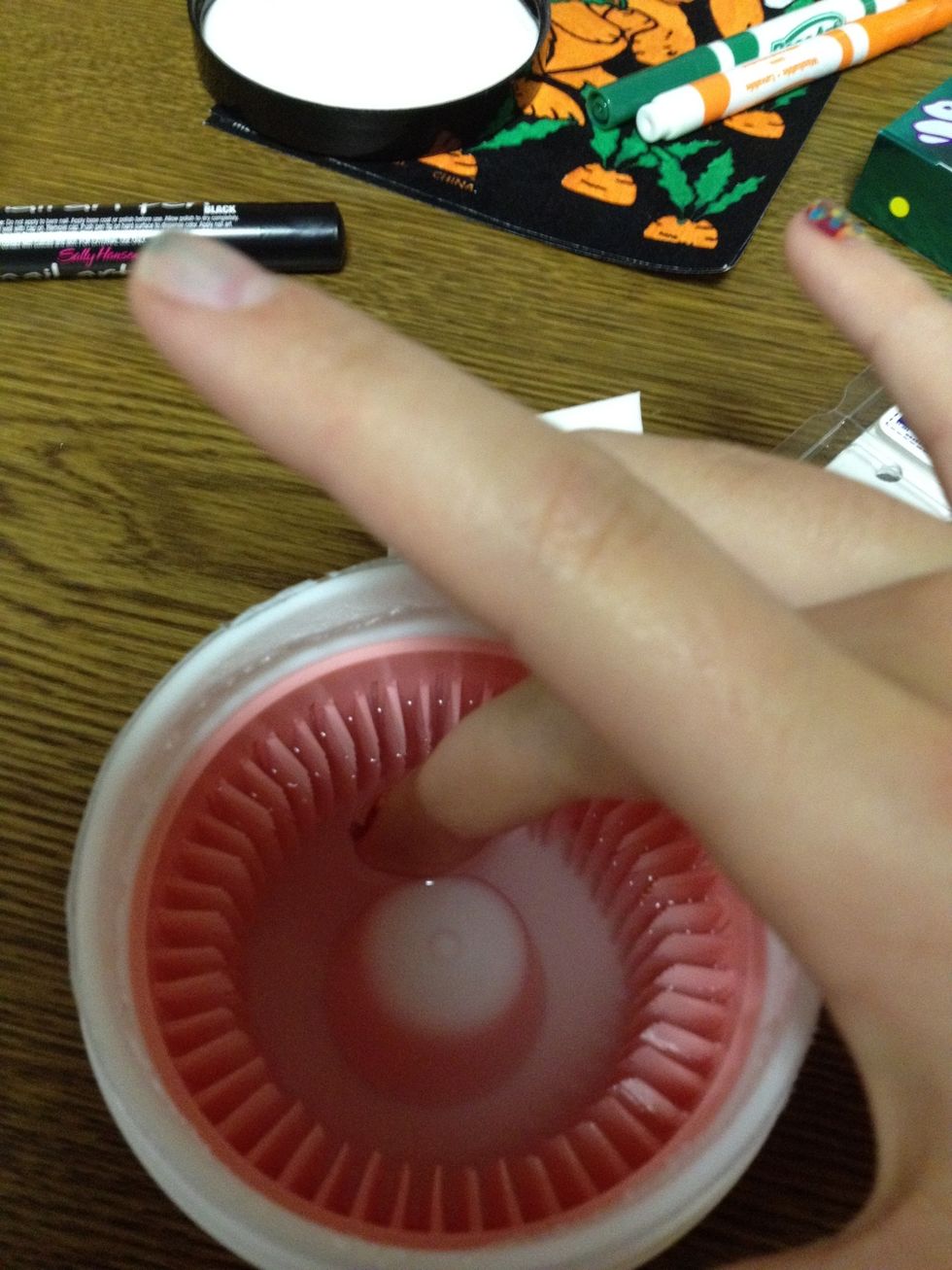 Put 1 finger in the acetone and hold it there for 10 seconds