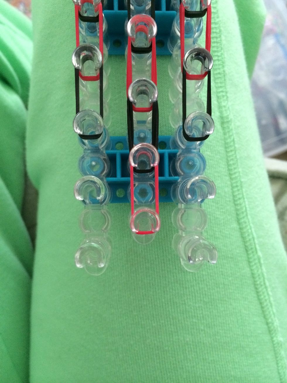 Put 1 set of red bands down the middle