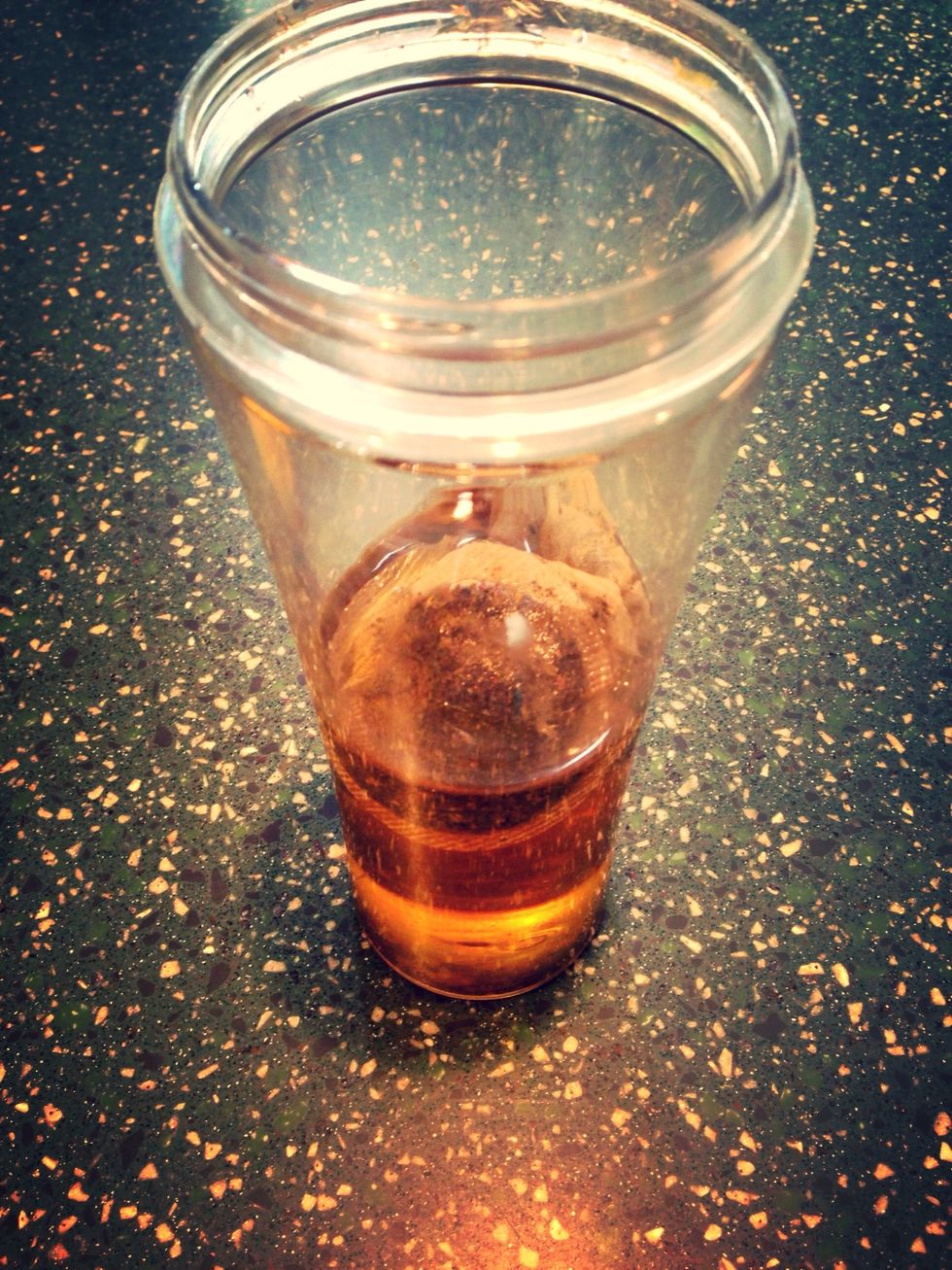 Put 2 (or adjust for desired strength) green tea bags in room temp water and let sit for 20 minutes. NO NEED TO EVER HEAT WATER!