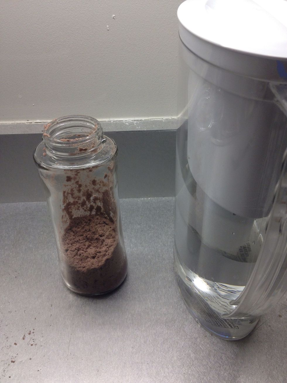 Put 2 scoops of powder (using the provided Muscle Milk scooper) in the 16oz. bottle.