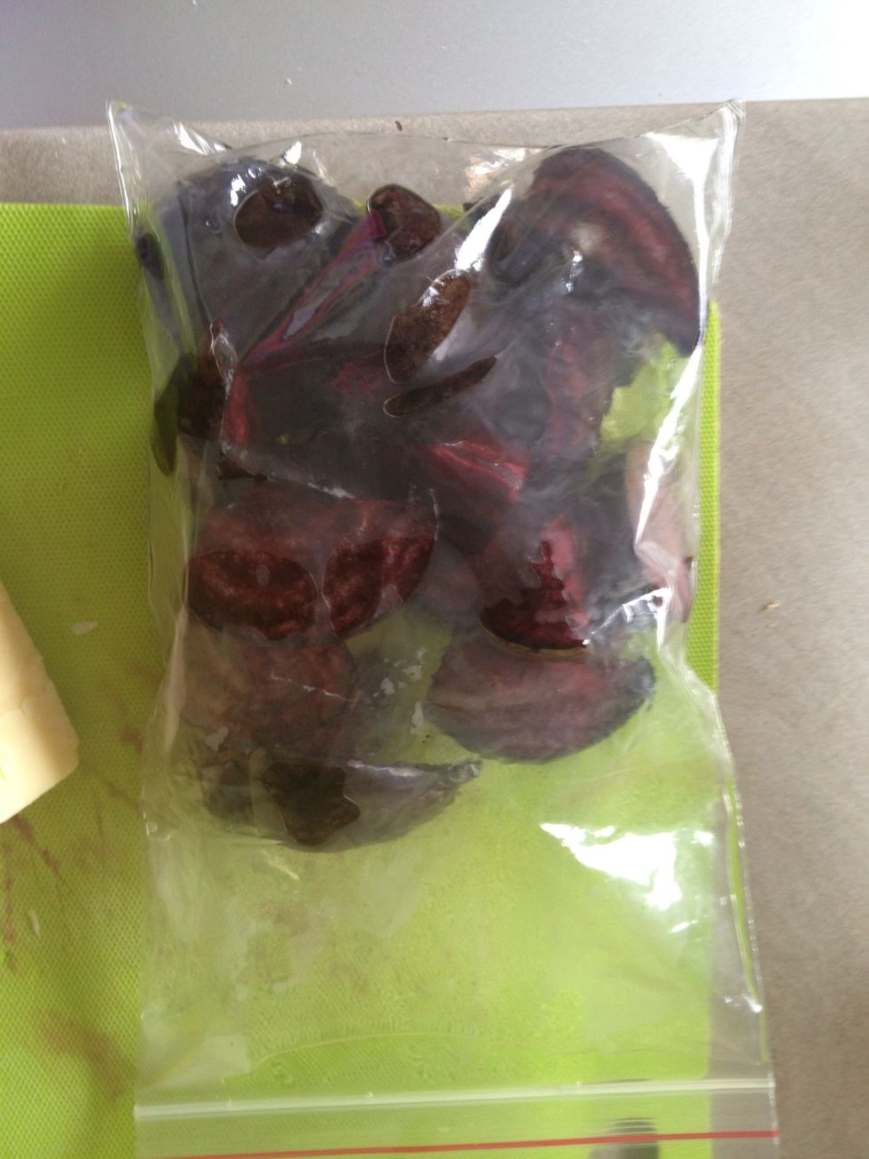 Put 2 TBLSP olive oil in a bag, add beetroot mix by hand till each piece is covered well