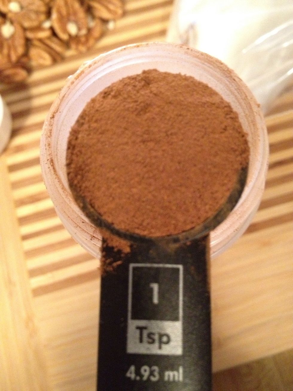 Put 2 teaspoon cinnamon and 3/4 cup sugar in gallon size bag