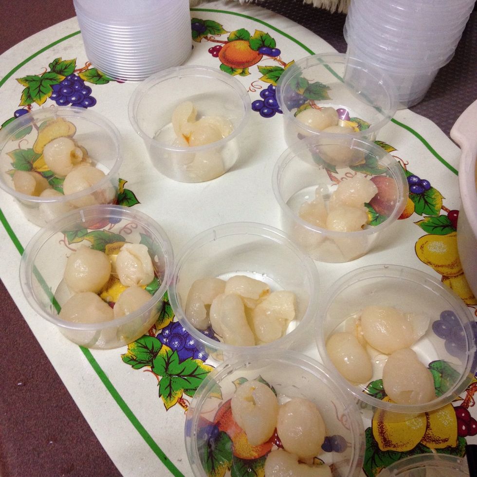 Put 3 to 4 longans into each cup. I only make about 8 cups. If you want more, then will probably need to double up the amount of ingredients.