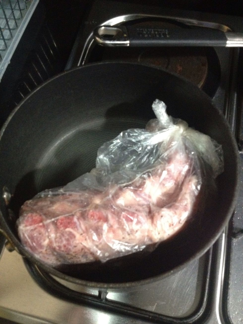 Put 500 grs pork ribs into a plastic bag, add salt, pepper and a lot of lemon, leave it for a while.