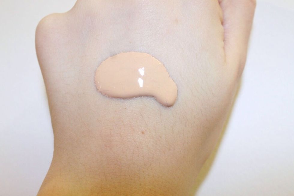 Put a few foundations on the back of your hand that u think are your shade, hold it to the jawline to see which most matches your skin, try an area on your face and check it matches your chest n neck