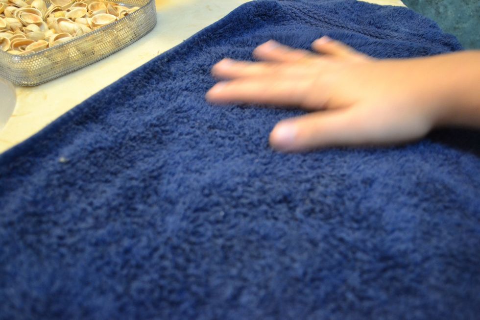Put a towel or another thing to dry the pistachio shells