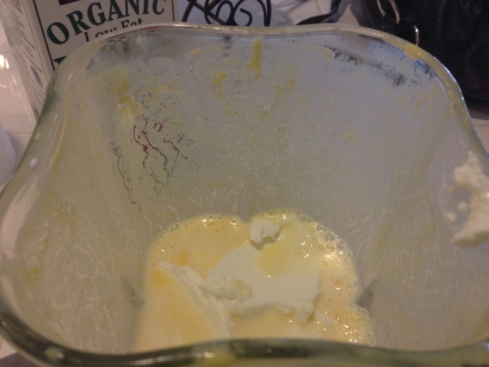 Put all da yogurts in da blenda!