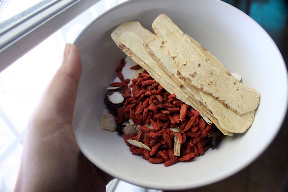 Put all ingredient in a bowl, add plain water and soak for 10 minutes and drain the water and set aside.