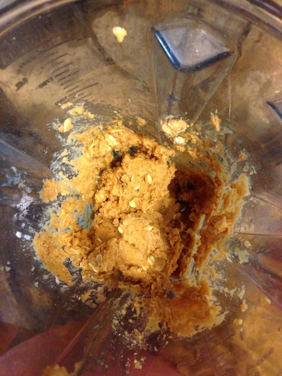 Put all ingredients, except chocolate chips in a blender. Blend until smooth!