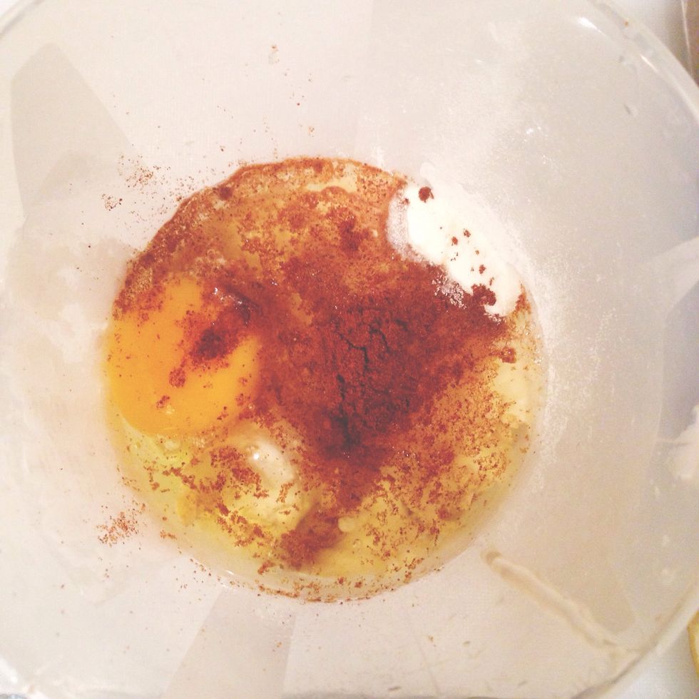 Put all ingredients in a measuring jug except Canderell/stevia (only half the banana)