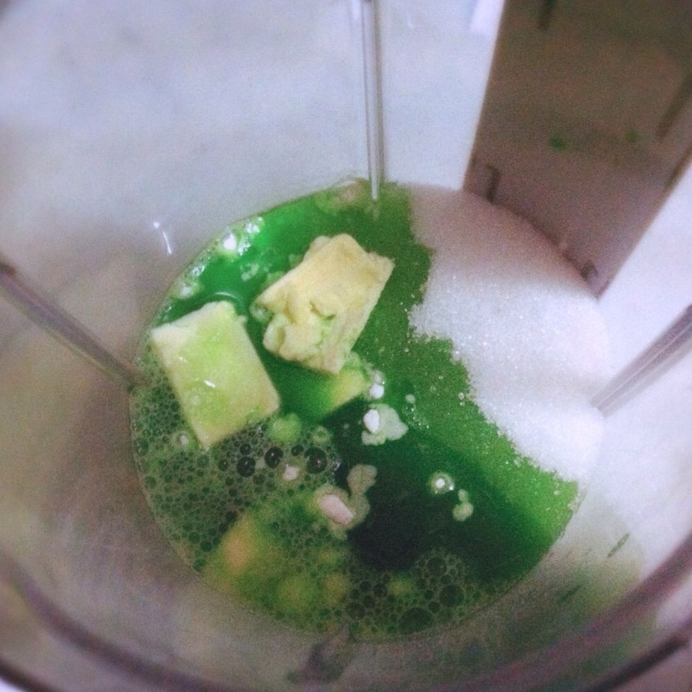 Put all the ingredients into a blender except sesame seeds, mix them well.