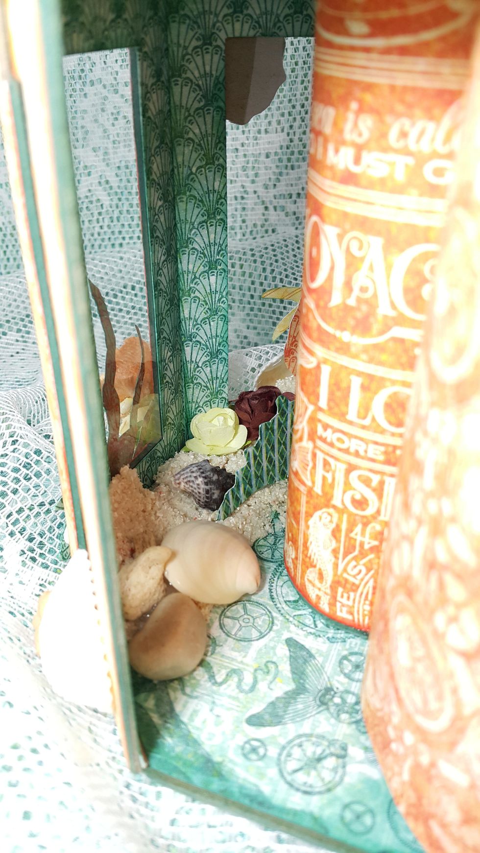 Put also stones and shells inside.