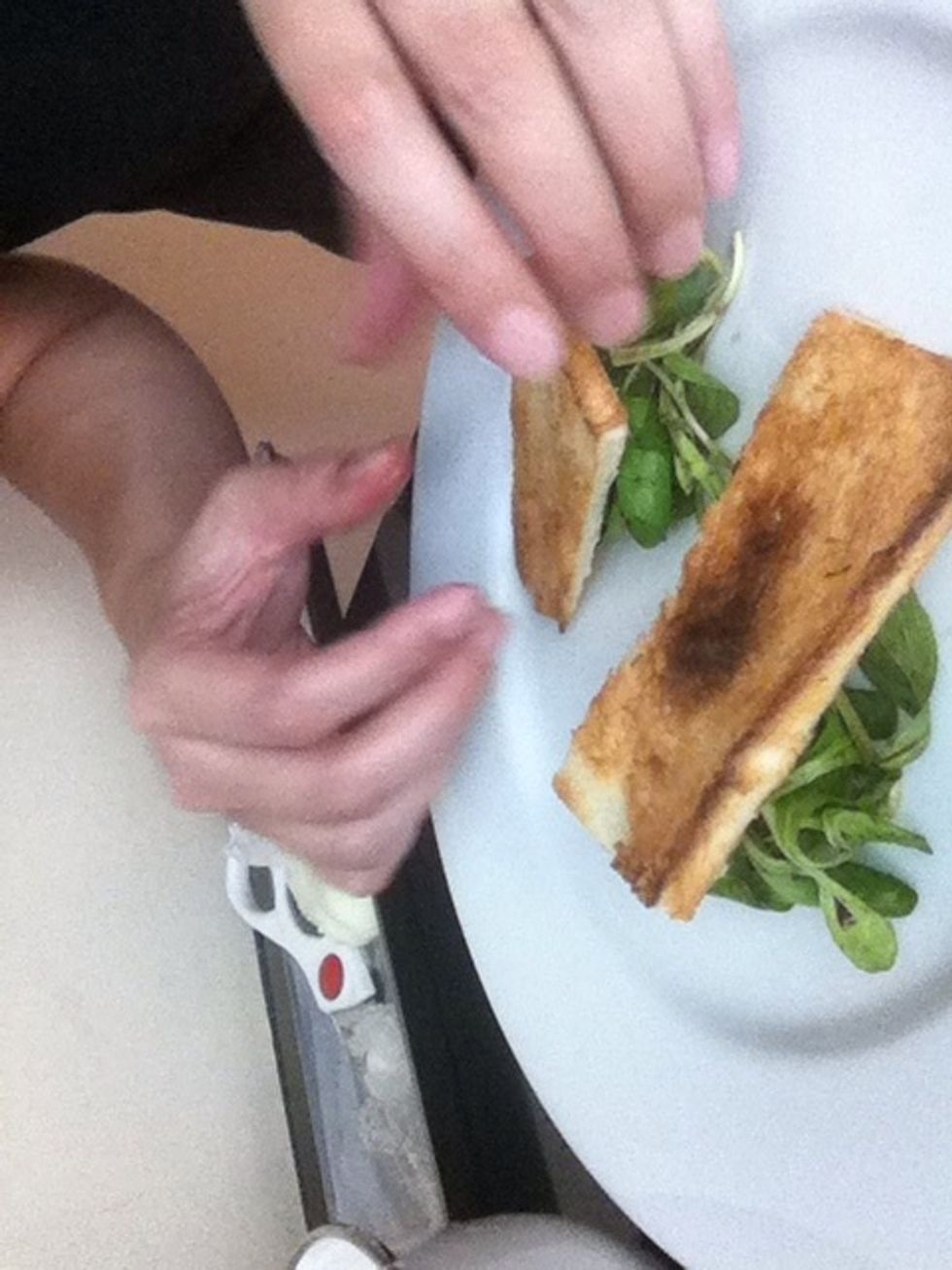 Put bread on top of salad