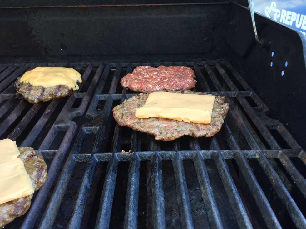 Put cheese on Burger