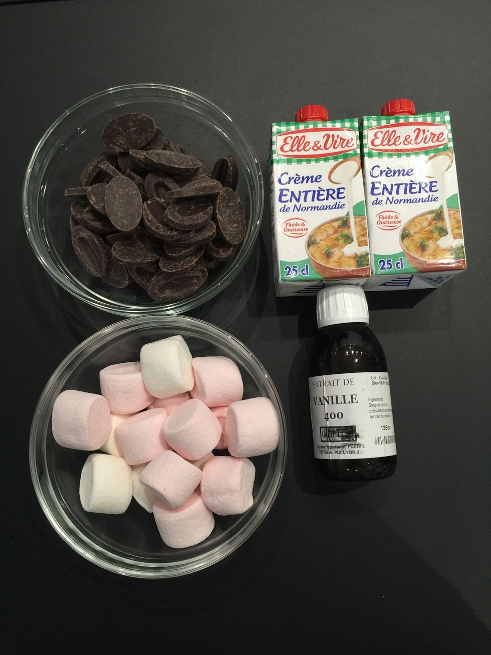 Put chocolate + marshmallows + 250 ml double cream. Melt them in the microwave or in a double boiler