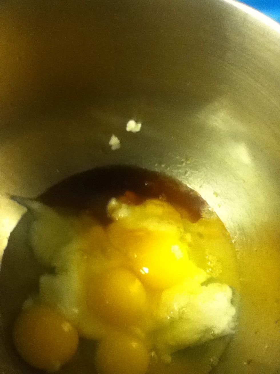 Put eggs, sour cream, vanilla and chocolate... Make sure the chocolate is cool.. You don't want scrambled eggs..