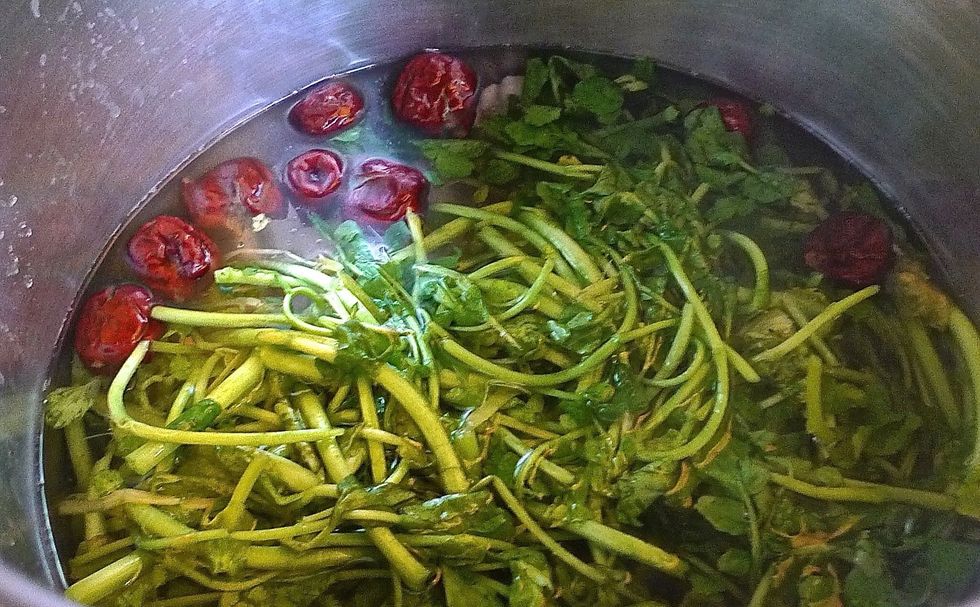 Put everything in a pot or pressure cooker, Cover and cooked till done, about 1 hour.