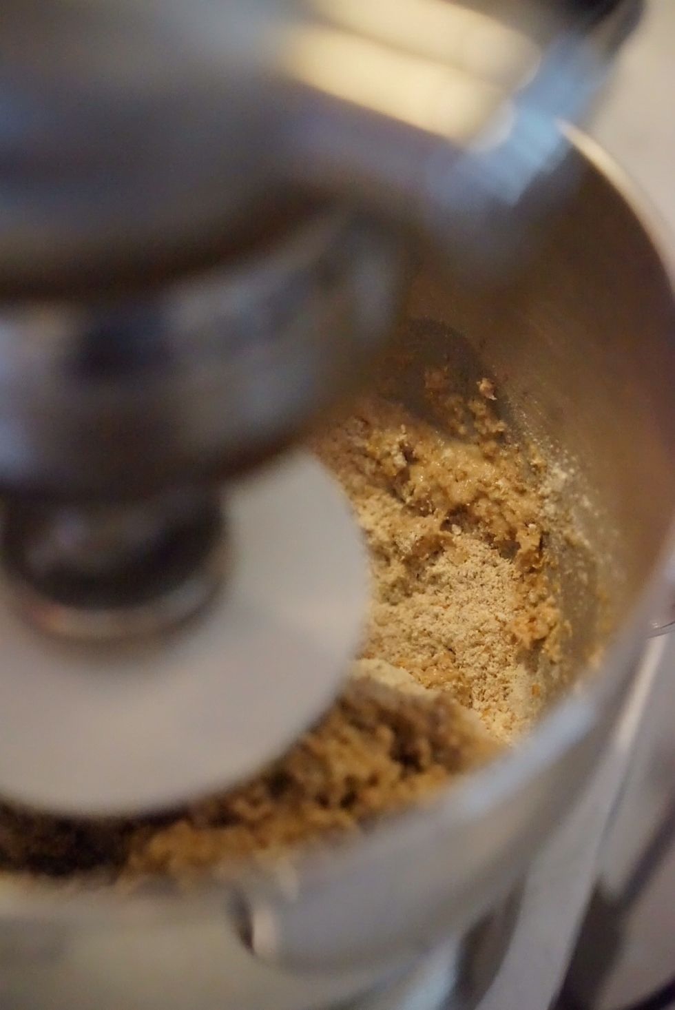 ...put flour in stand mixer with kneading hook attached. Add in 229g water, 12g milk powder, 12g malt syrup (I used maple syrup just for the flavour). Mix at low speed until blended.