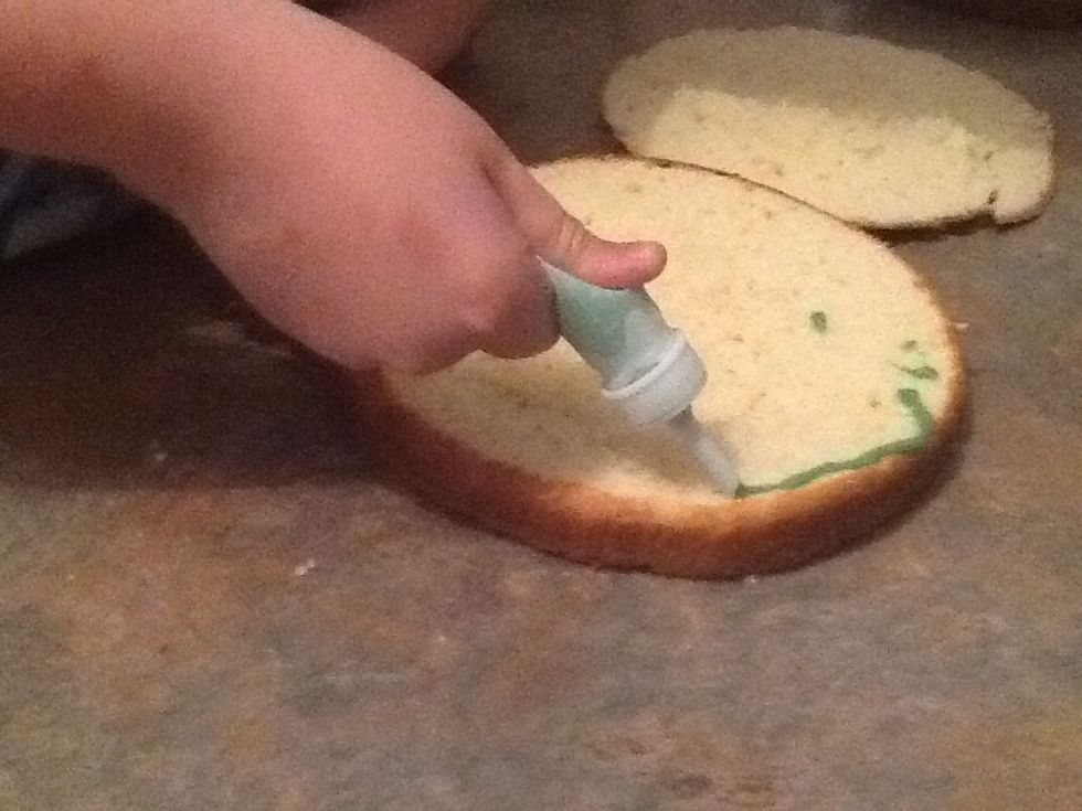 Put green icing around the edges to make it look like lettuce