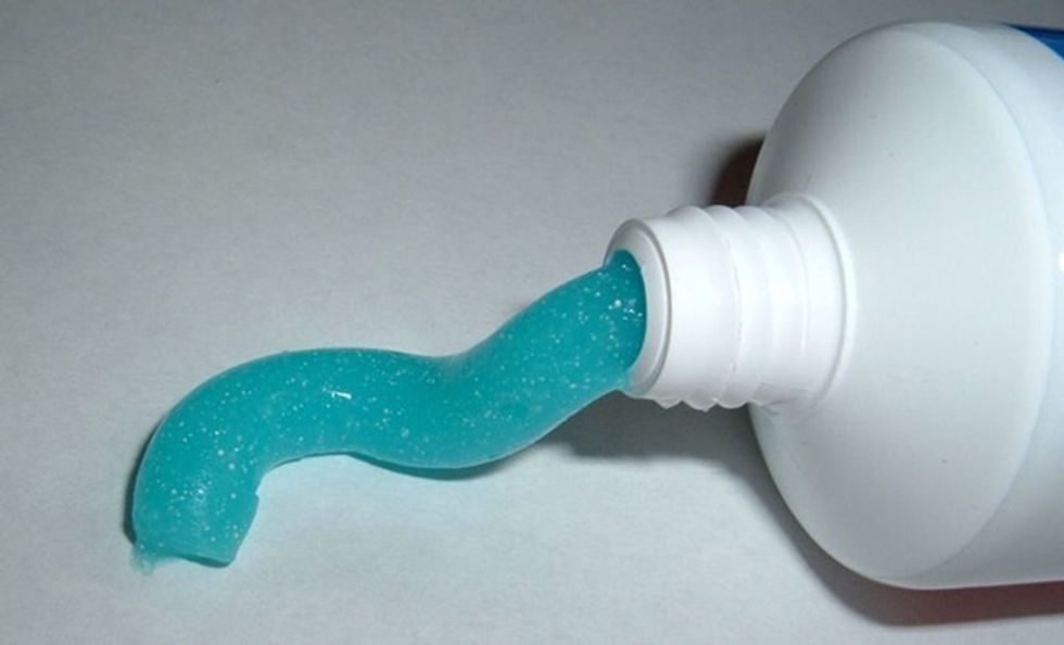 put in a little bowl some toothpaste (the amount you usually use)