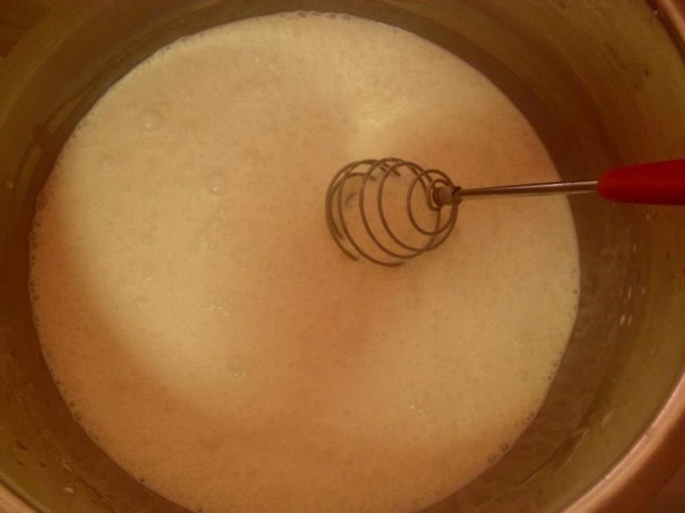 Put in bowl cream and water and stir them will