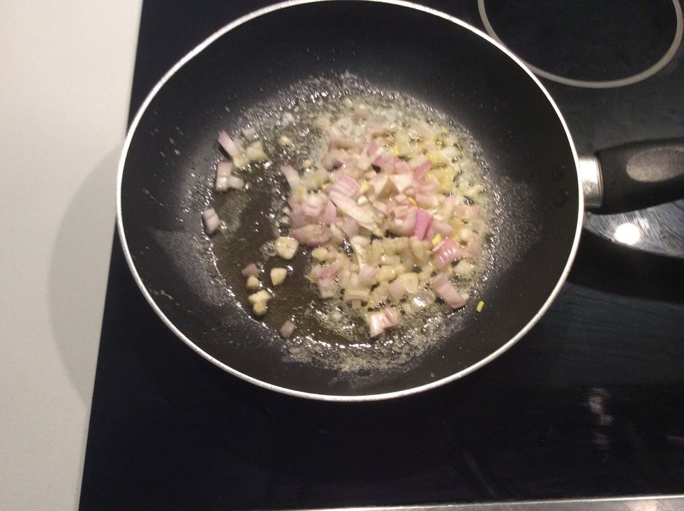Put in garlic and eschalot stirring for 3 minuets until cooked