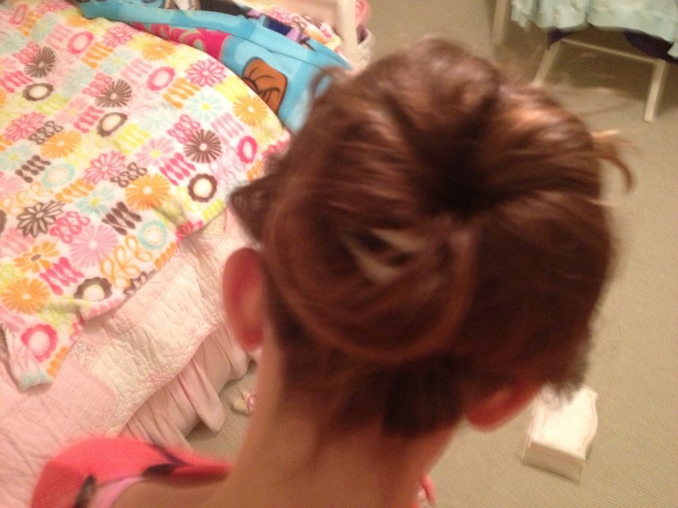 Put in hair tie and your done!