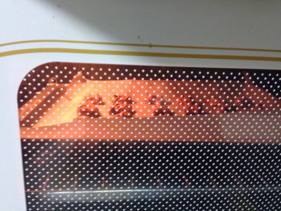 Put in the oven for 15 min at 180 degree celsius