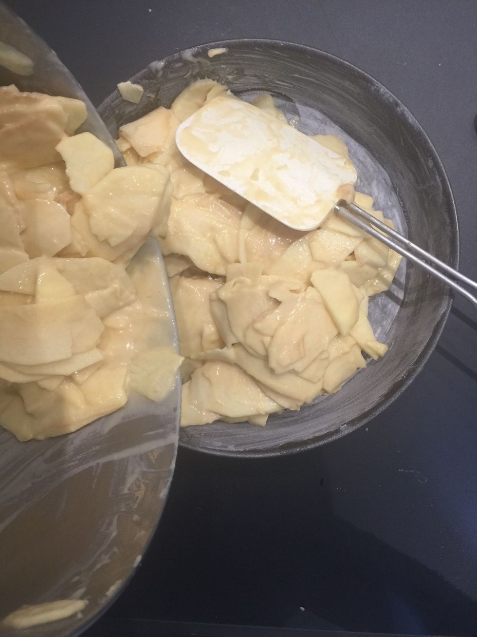 Put in the prepared springform pan. Buttered and floured. A parchment paper is preferable