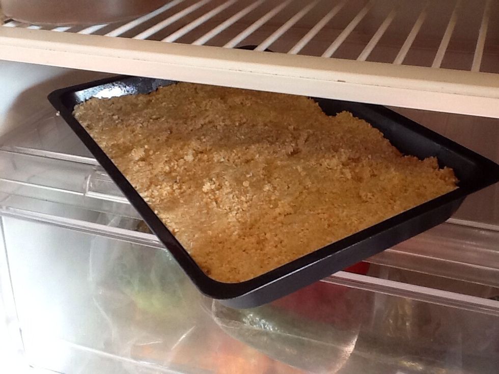Put in the refrigerator while preparing the icing.