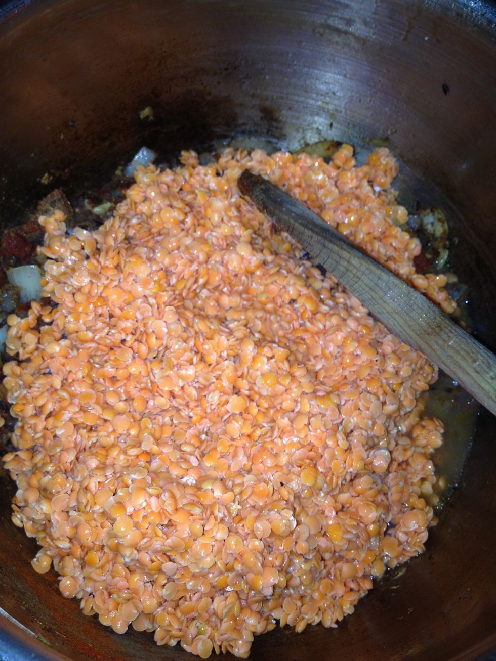 Put in your washed lentils.
