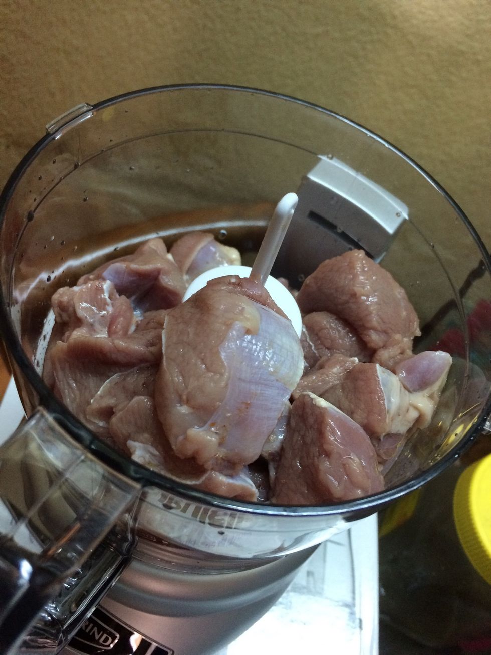 Put it in the chopper to mince the lamb cubes