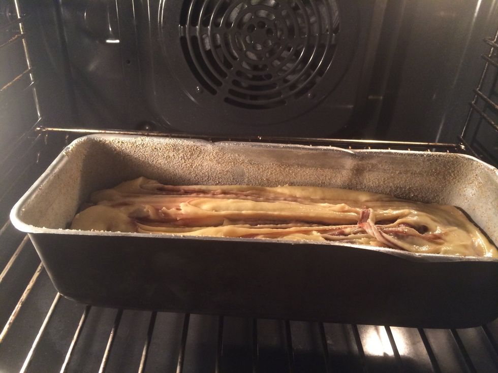 Put it in the oven at the bottom for 60 minutes.