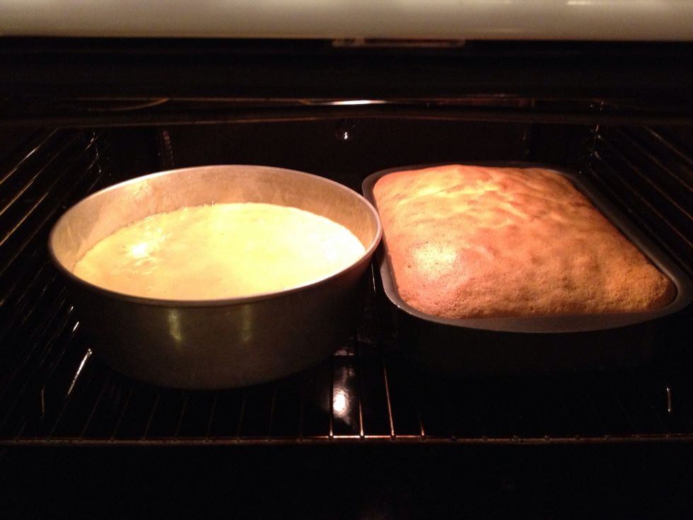 Put it in the oven on the lowest rack for about 45 minutes. I made two cakes, the left one is just added while the right one has been the oven for about 30 minutes.