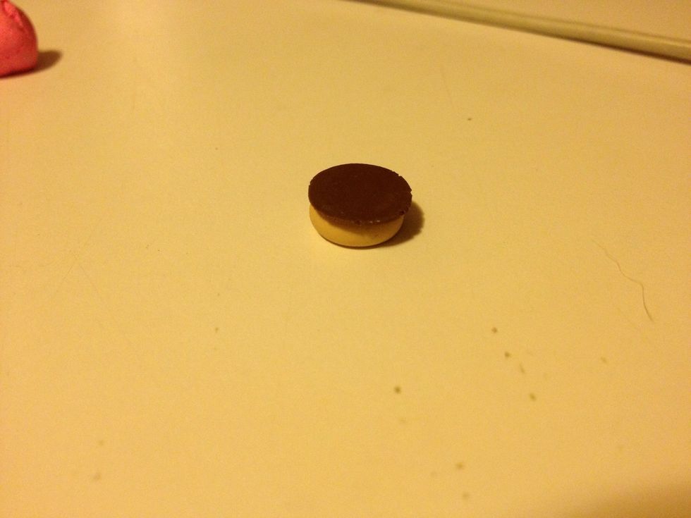 Put it on the tan donut.