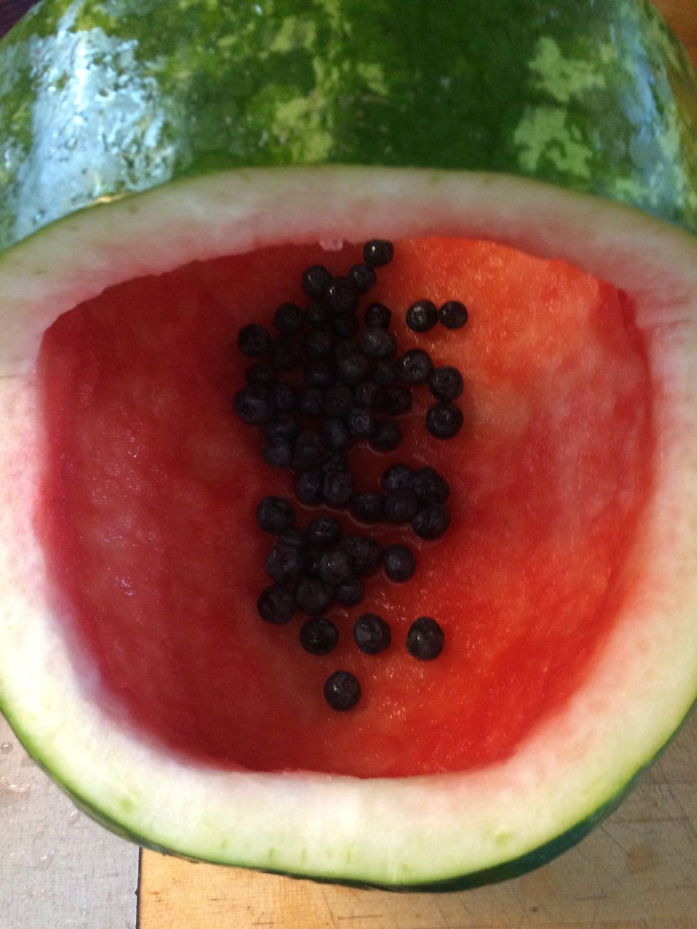 put layer of fresh blueberries on the bottom